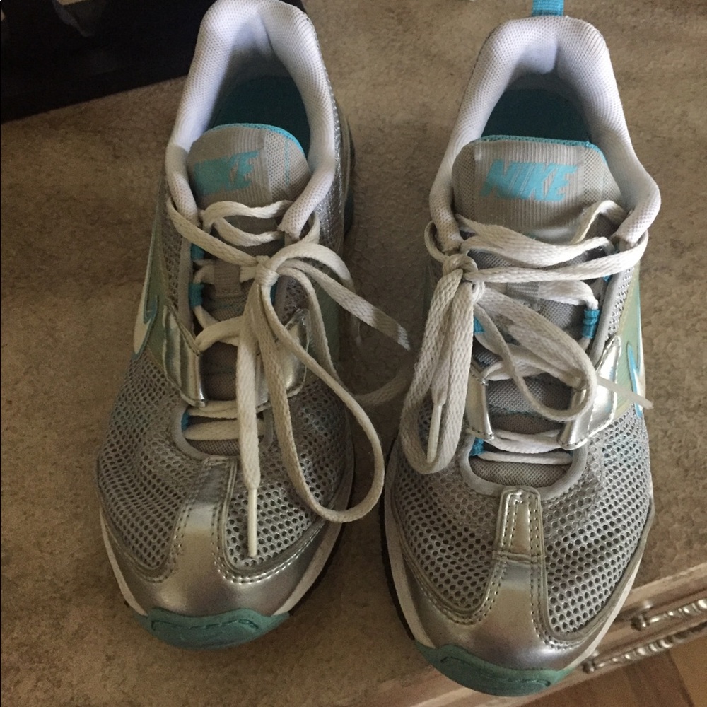Nike tennis shoes